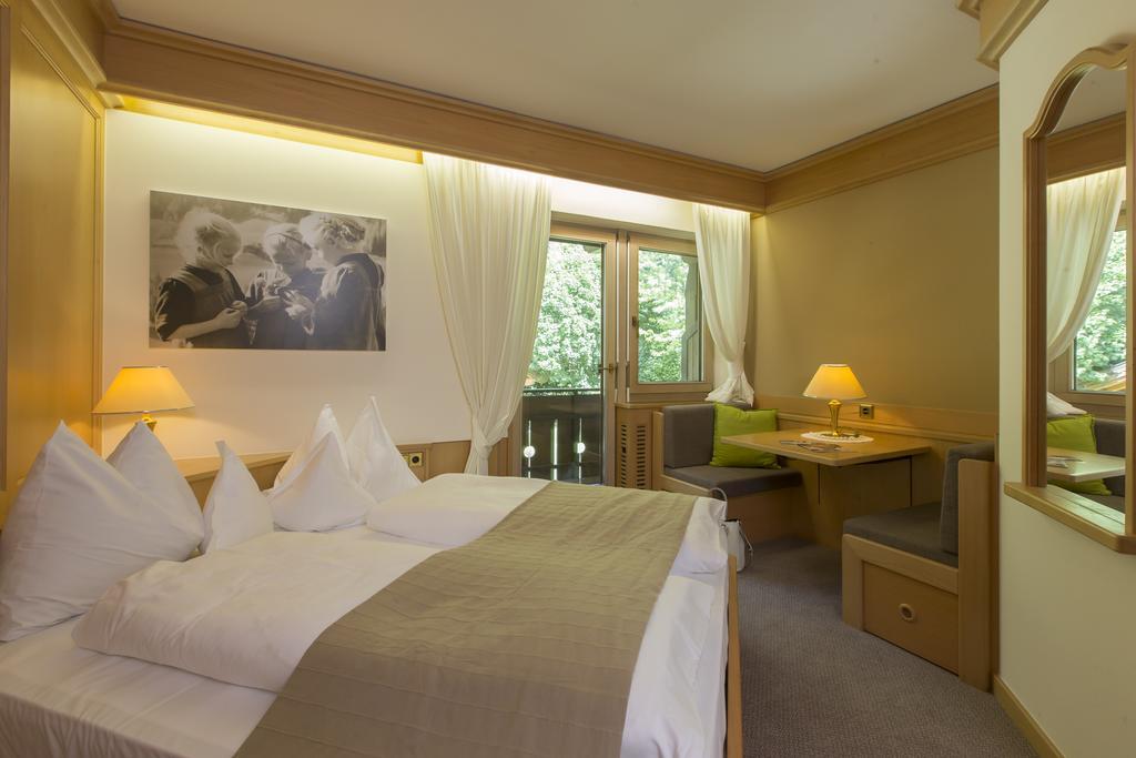 Hotel Burgfrieden กายส์ ภายนอก รูปภาพ