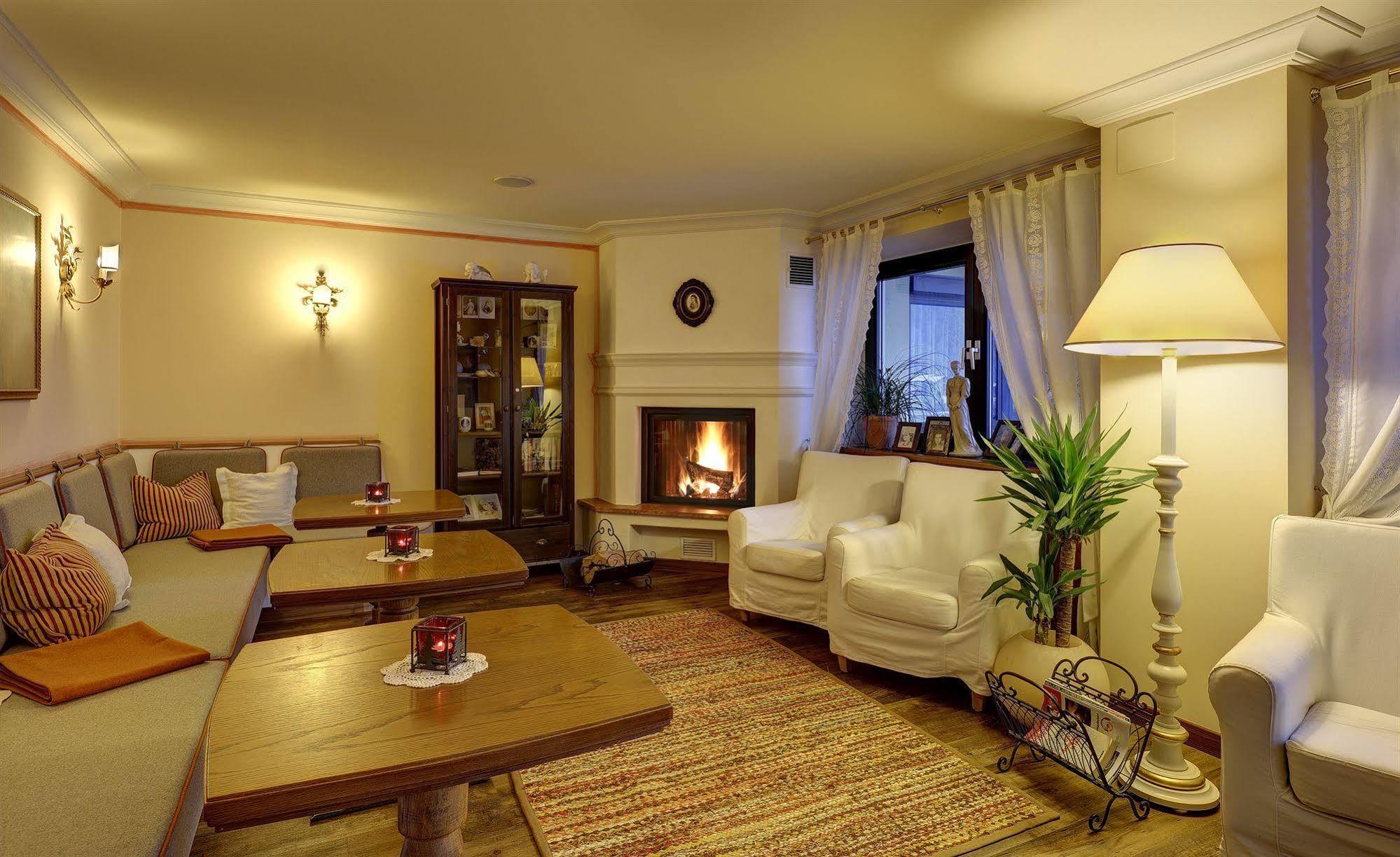 Hotel Burgfrieden กายส์ ภายนอก รูปภาพ